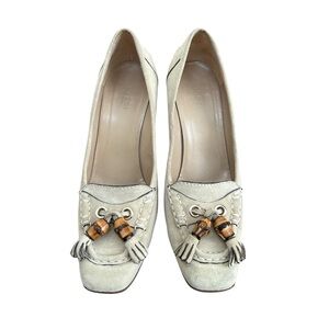 Gucci Cream Loafers with Tassel Accents size 7.5 (fits comfortably as size 7)